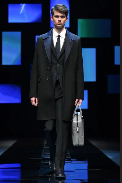 Look 26